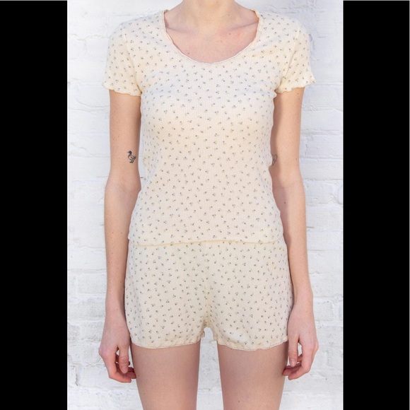 Brandy Melville Tops Brandy Melville Floral Mckenna Lace